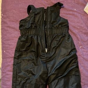 Black snow pants/snow bib 4T